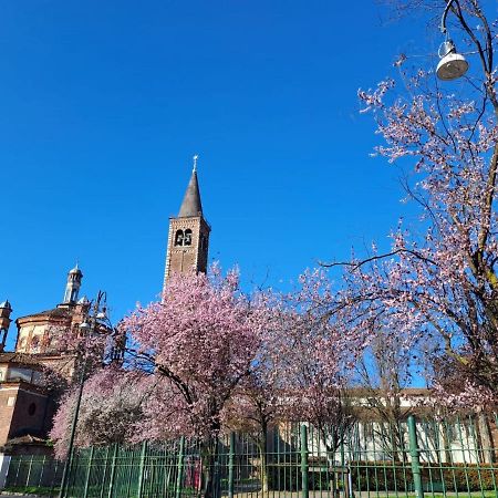 The Best Rent - Gorgeous One-Bedroom Apartment In Ticinese Milano Esterno foto