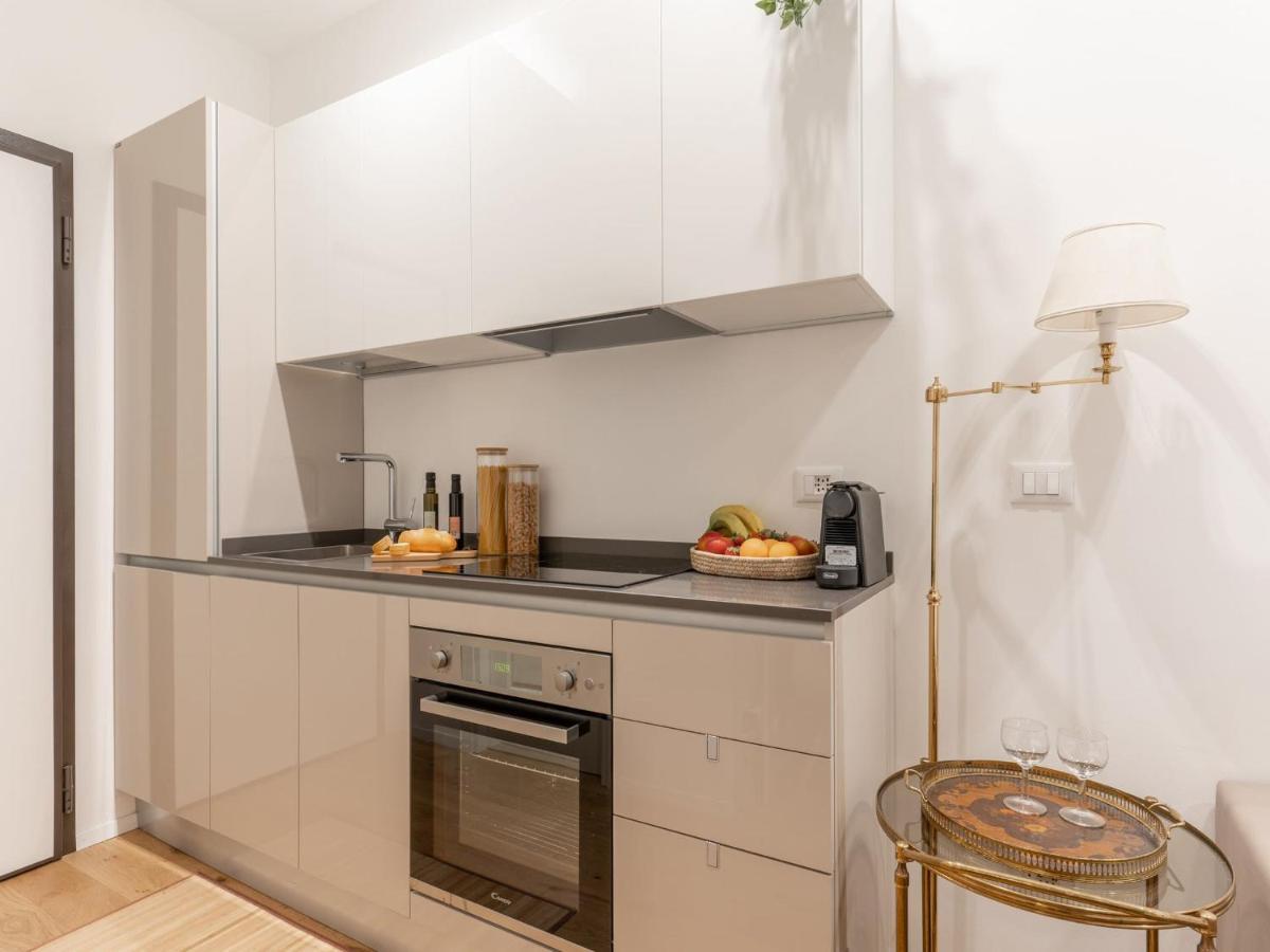The Best Rent - Gorgeous One-Bedroom Apartment In Ticinese Milano Esterno foto