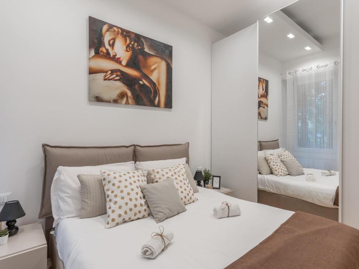 The Best Rent - Gorgeous One-Bedroom Apartment In Ticinese Milano Esterno foto