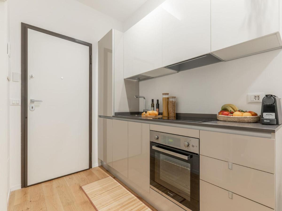 The Best Rent - Gorgeous One-Bedroom Apartment In Ticinese Milano Esterno foto