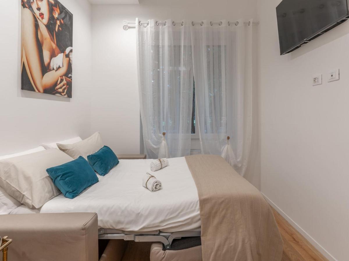 The Best Rent - Gorgeous One-Bedroom Apartment In Ticinese Milano Esterno foto